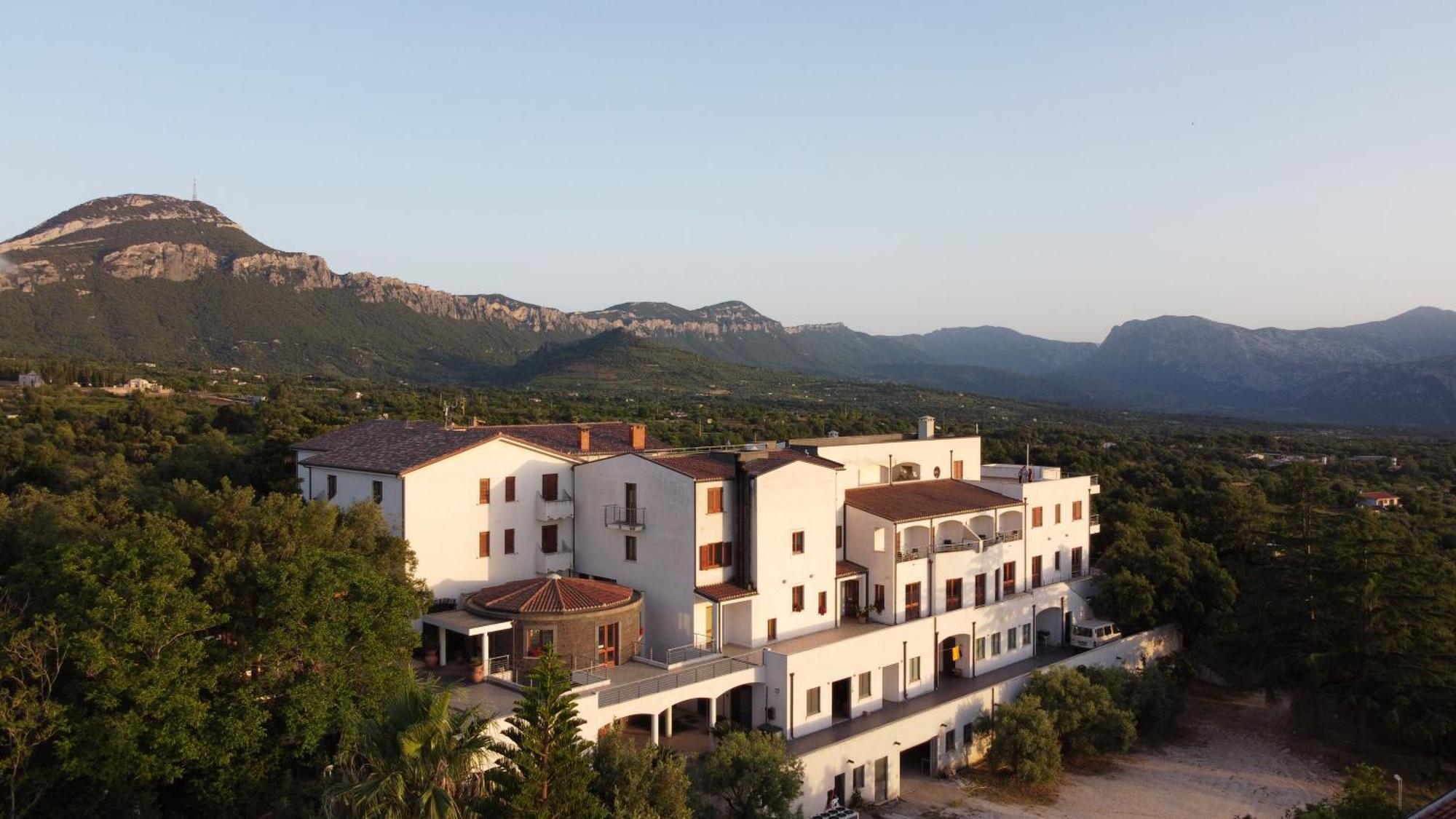 Hotel Il Querceto Dorgali Eksteriør bilde